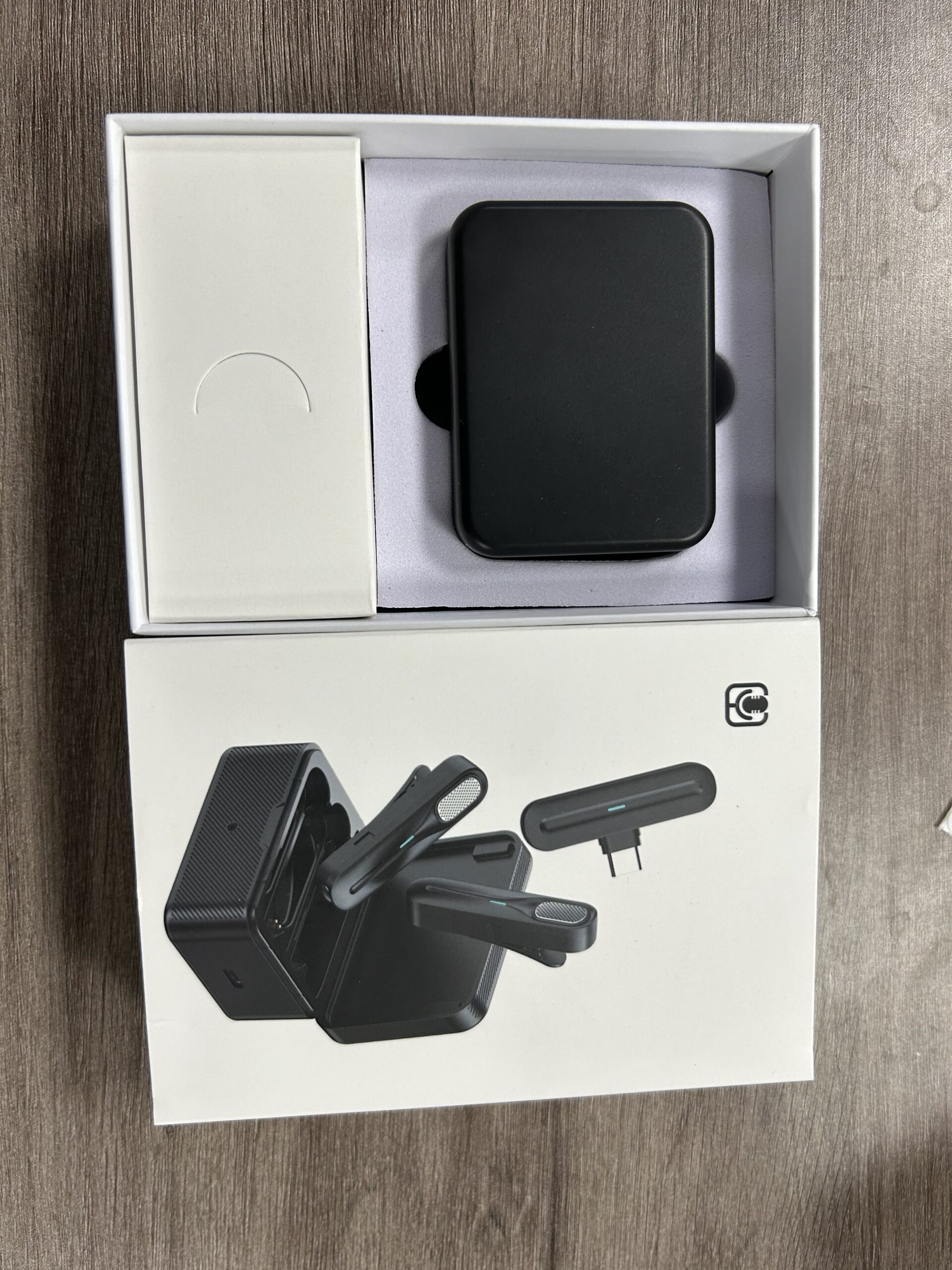 Professional Portable Wireless Condenser Lavalier Microphone for Type-C & Lightning Devices - Image 7